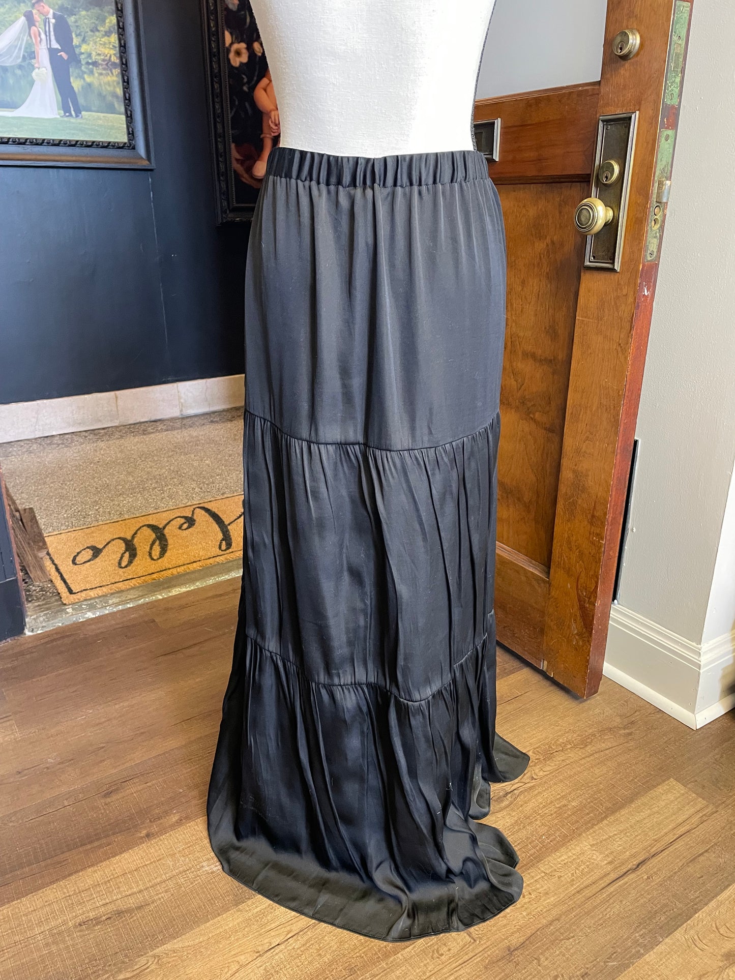 Banana Republic NWT Elastic Waist Maxi Skirt