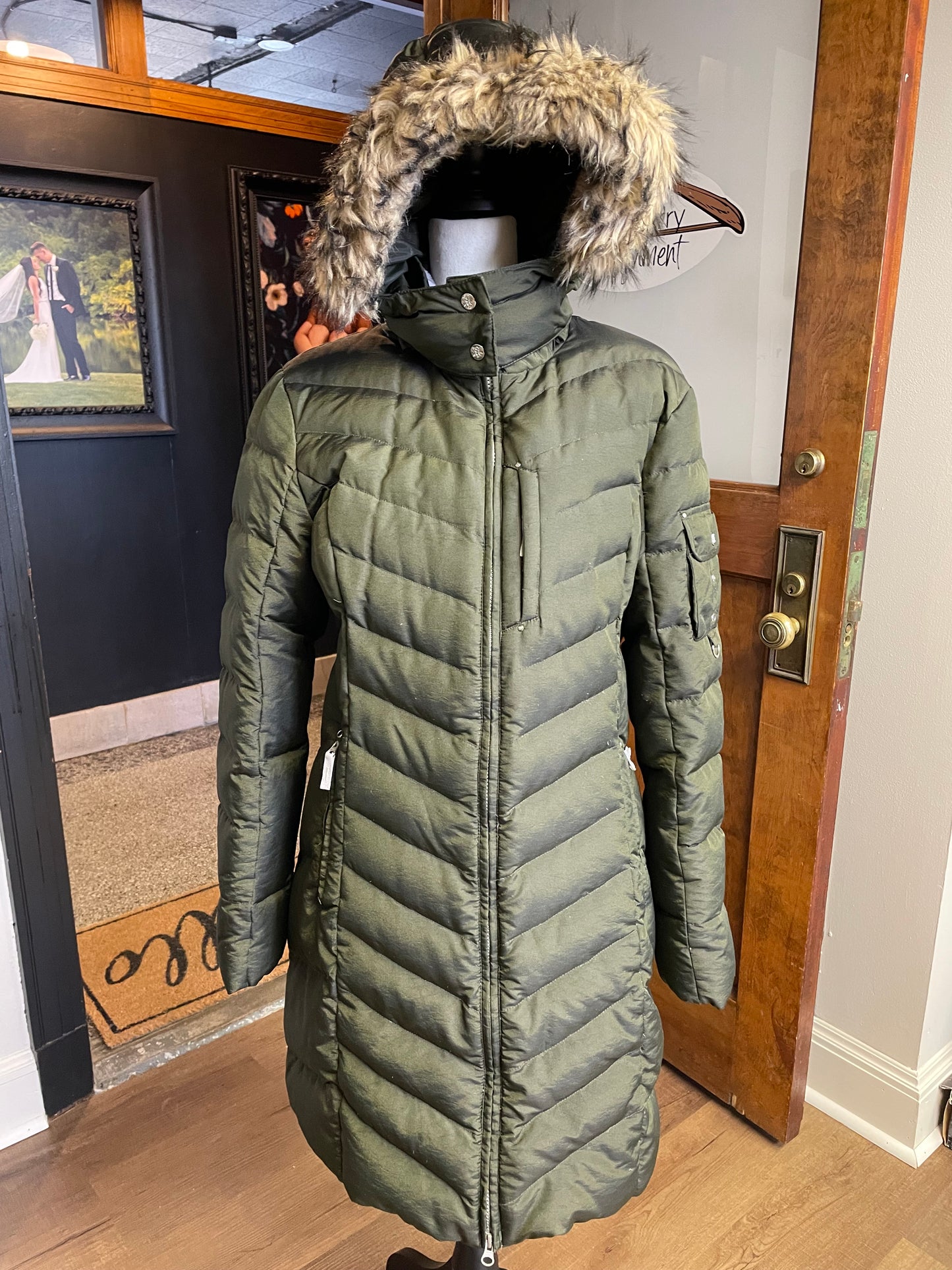 Eddie Bauer Women's Premium Quality Goose Down Coat (XL)