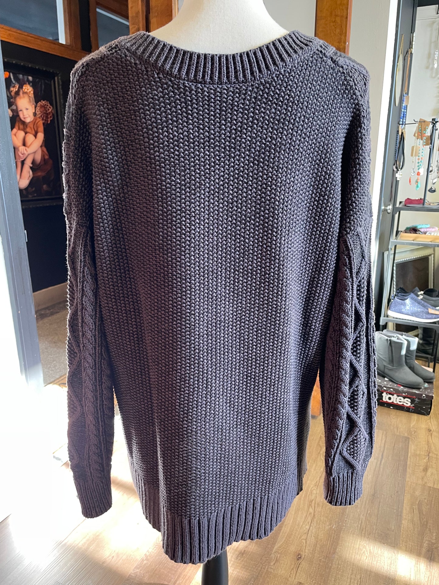 Time & Tru Cable Knit V-Neck Sweater (XL)