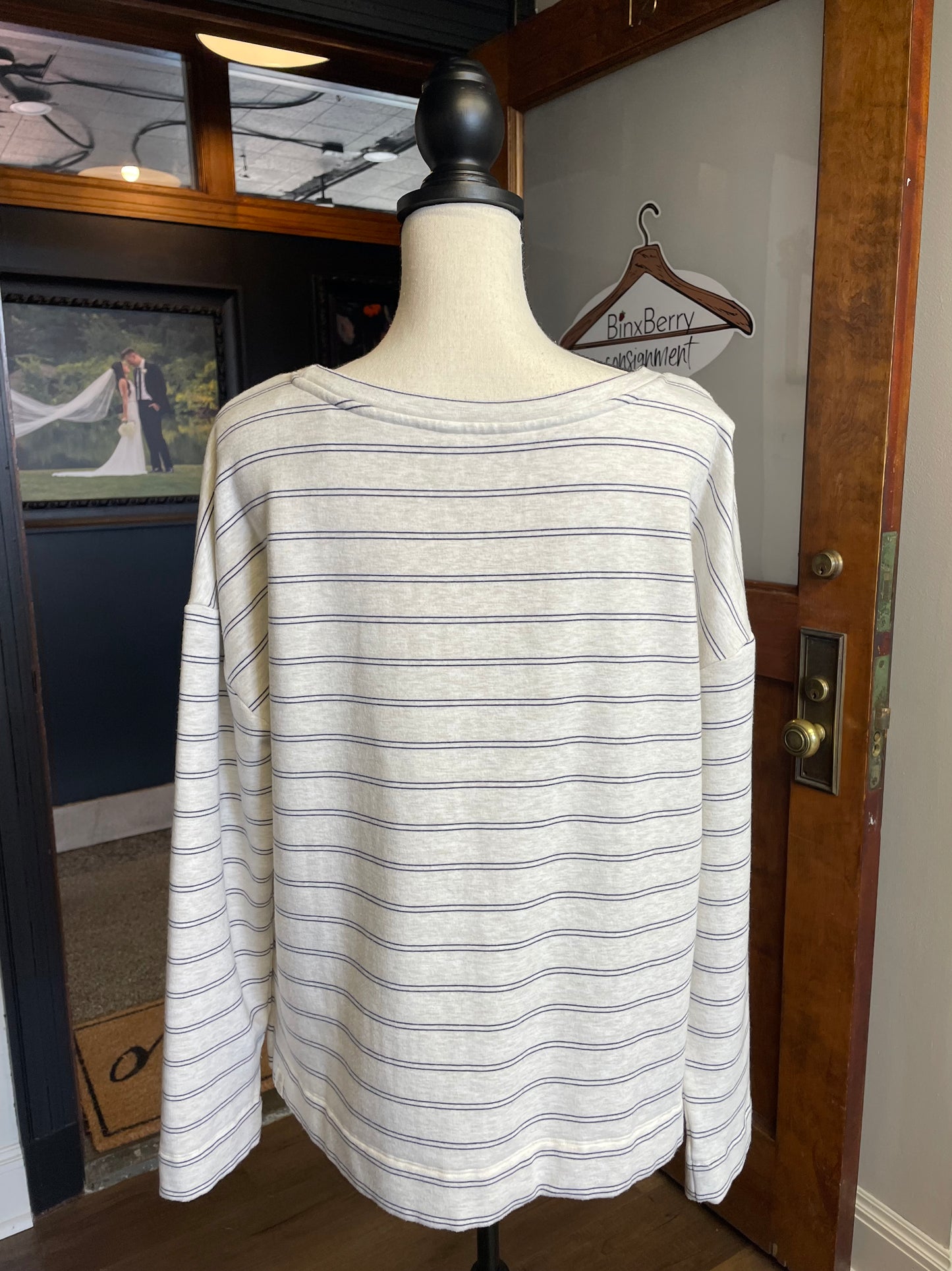 Tommy Bahama Crew Sweatshirt (XL)