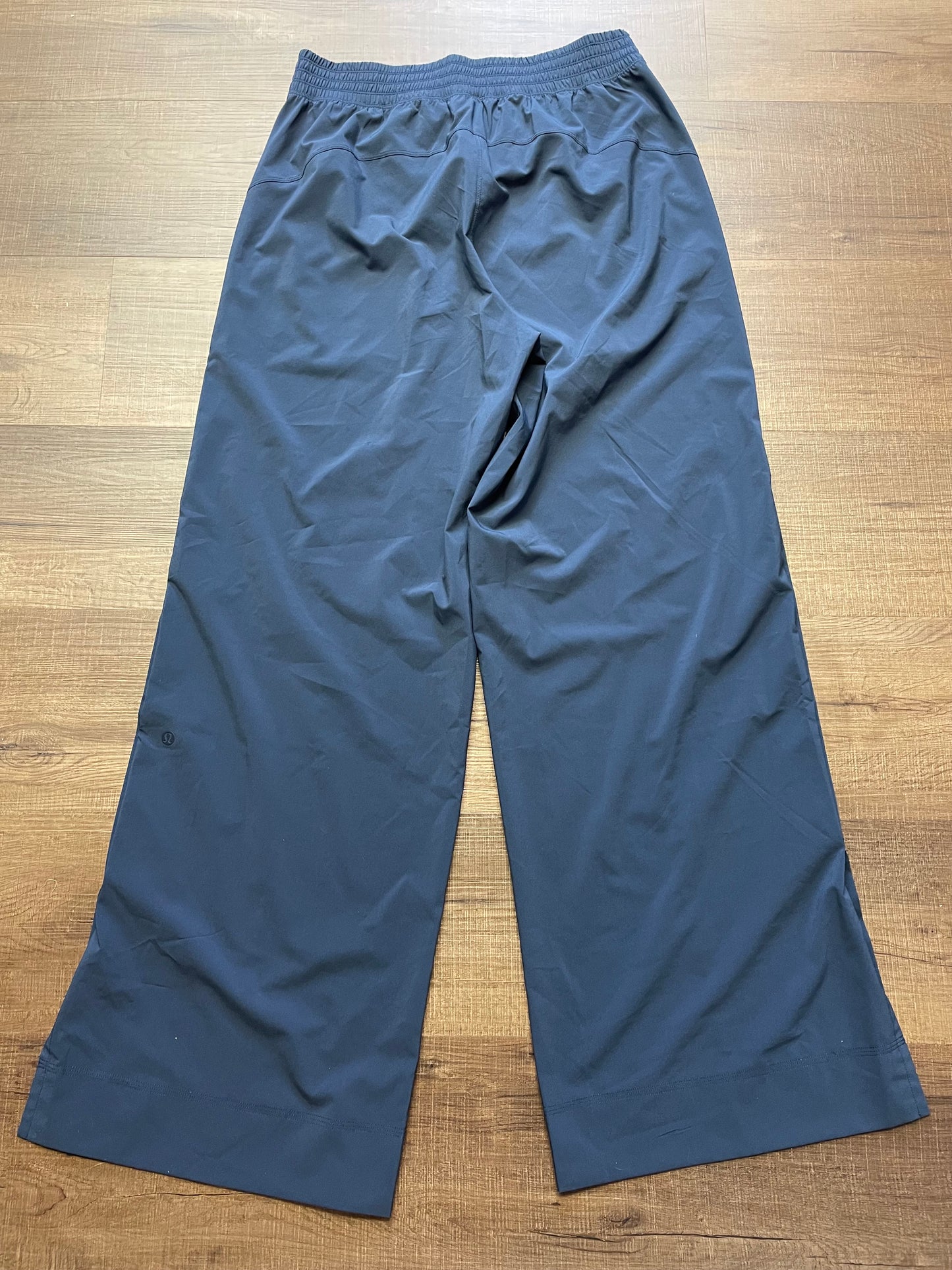 Lululemon Swift Mid-Rise Wide-Leg Pant (8)