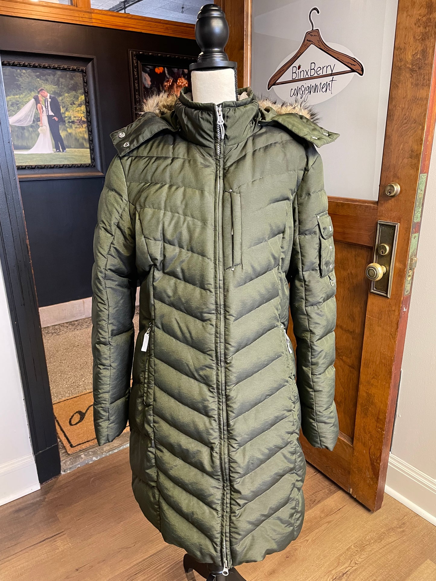 Eddie Bauer Women's Premium Quality Goose Down Coat (XL)