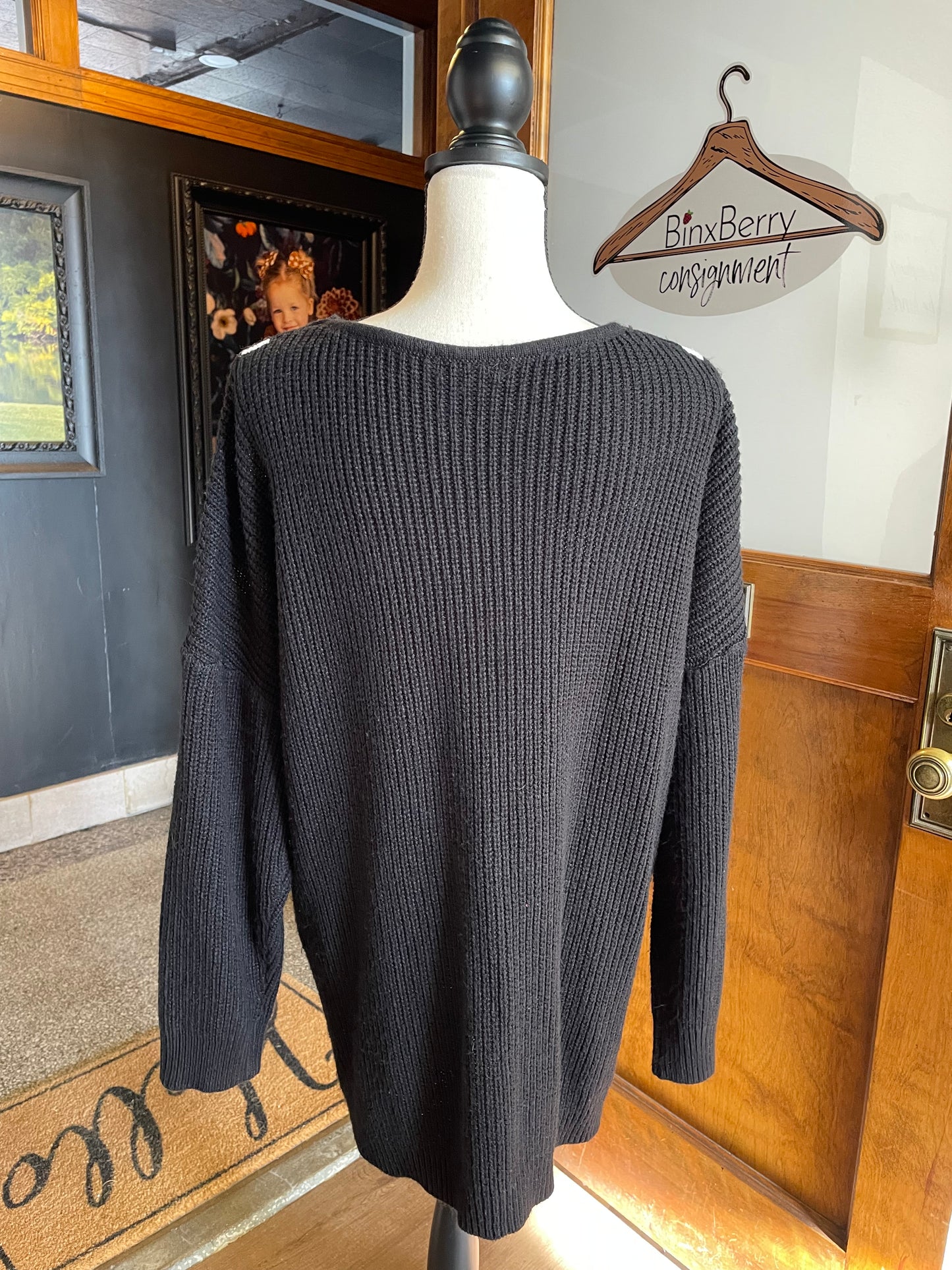 Venus Off-Shoulder V-Neck Sweater (XL)