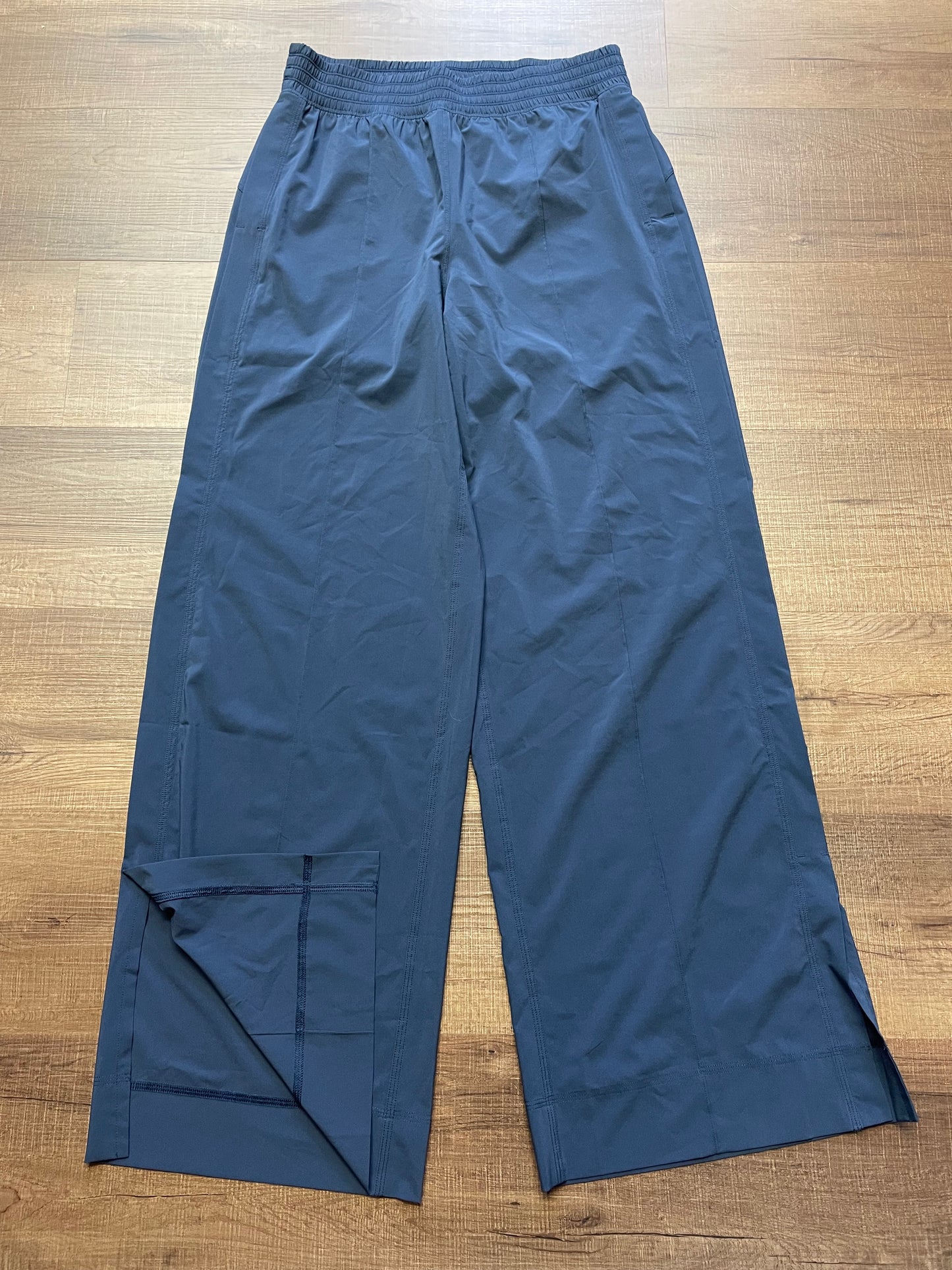 Lululemon Swift Mid-Rise Wide-Leg Pant (8)