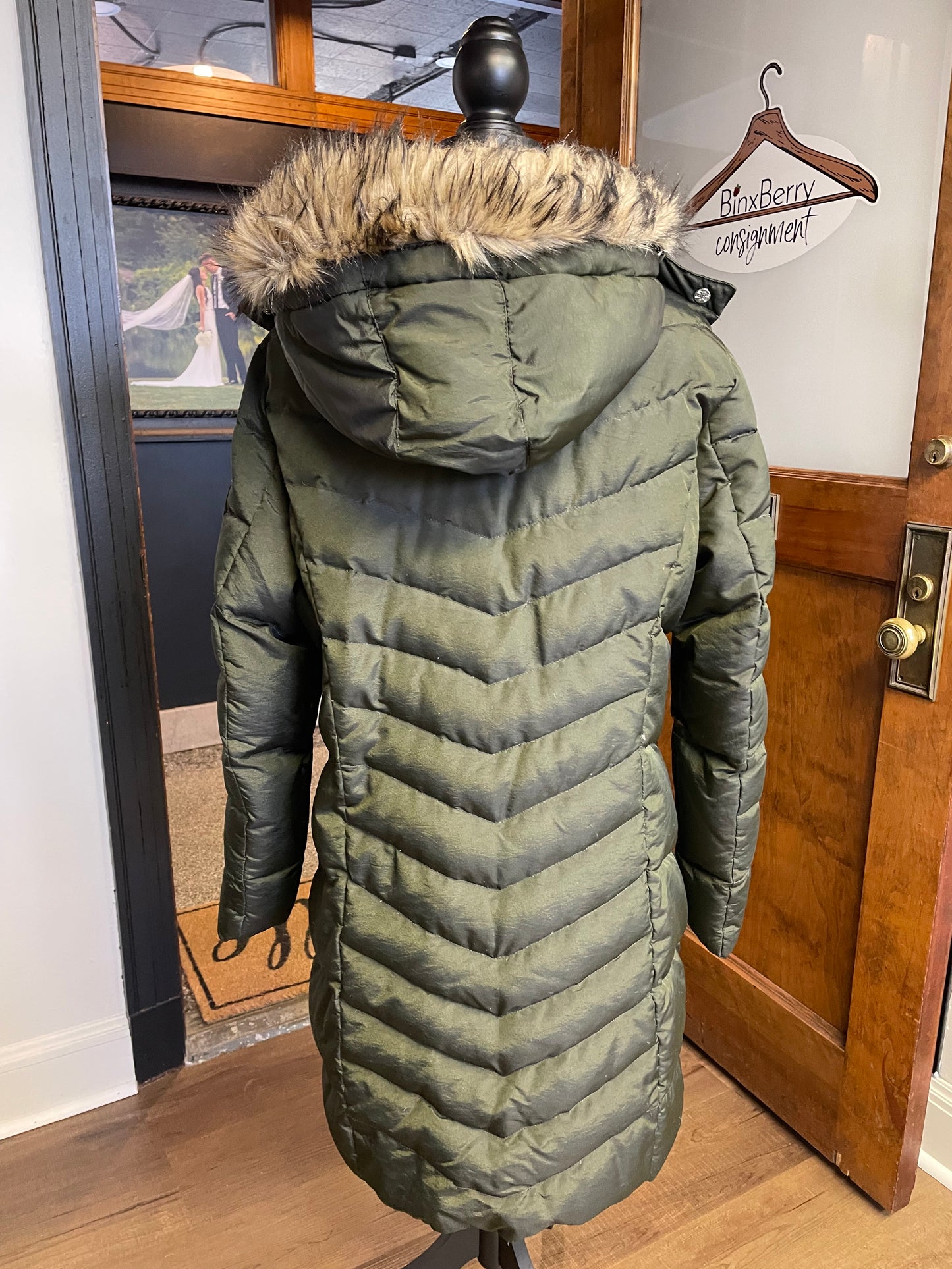 Eddie Bauer Women's Premium Quality Goose Down Coat (XL)