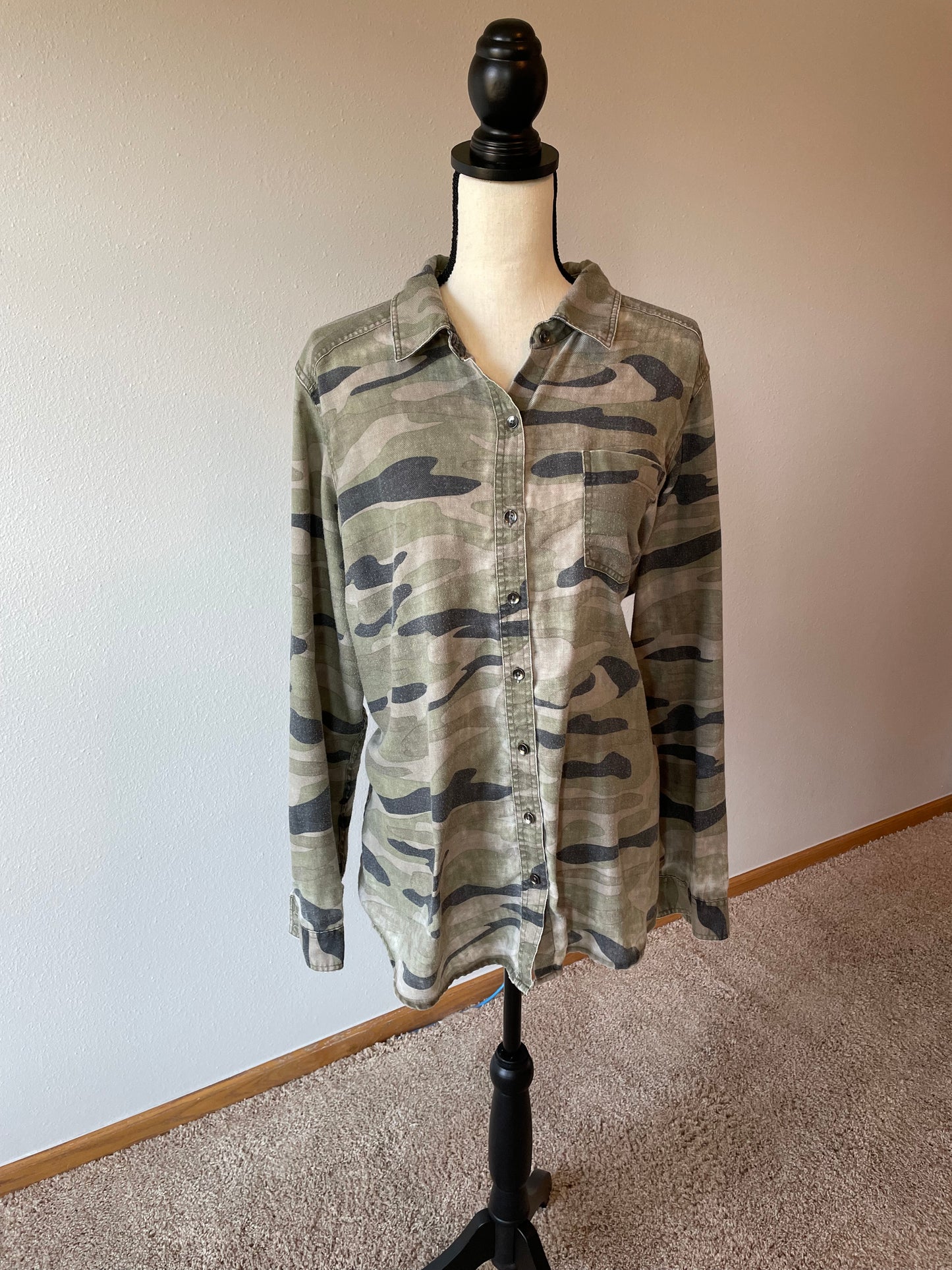 Torrid Long Sleeved Camo Blouse (2)