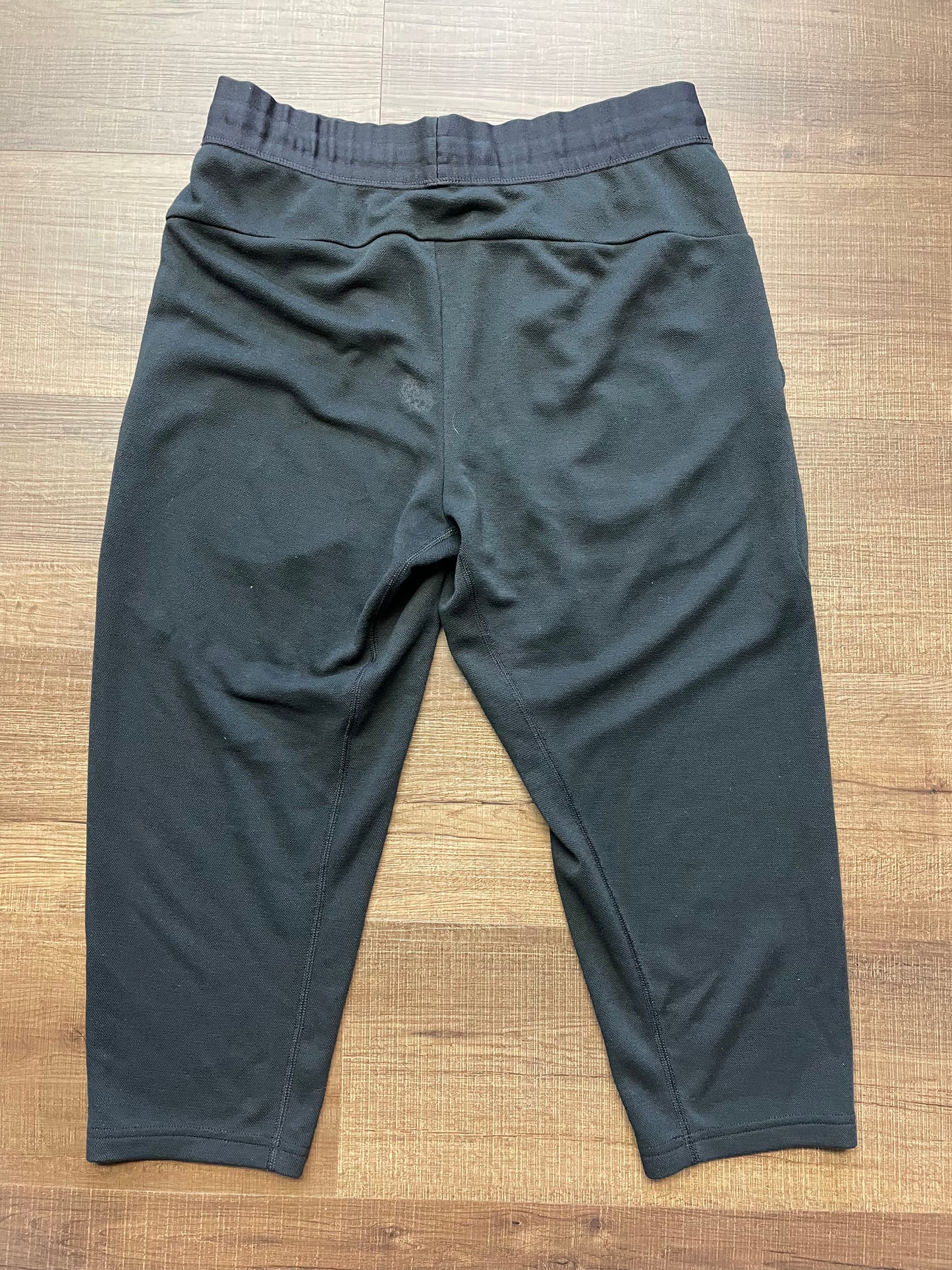 Nike Dri-FIT Standard Fit Men's Capris (S)