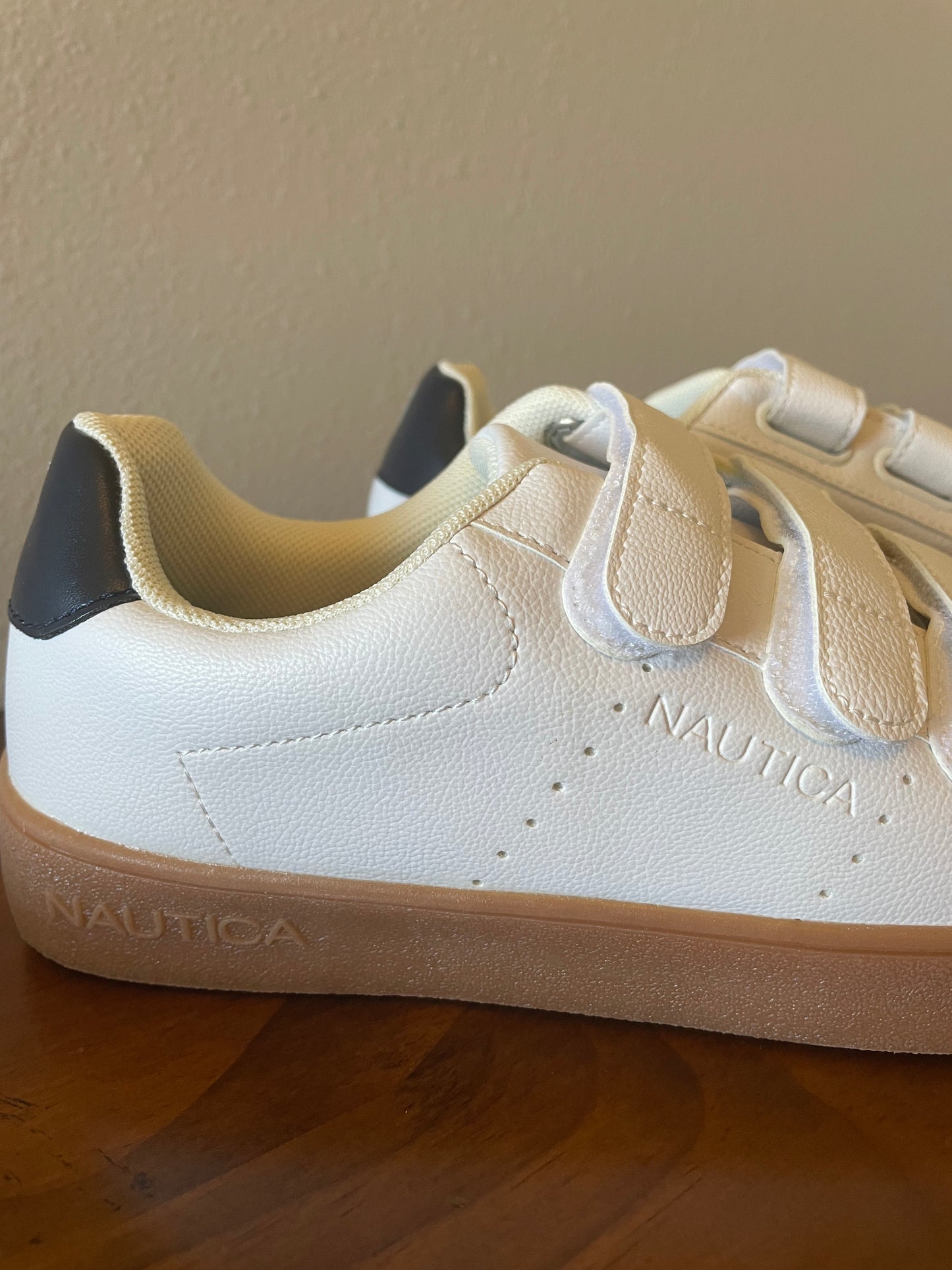 Nautica Hook-n-Loop Shoes (W8)