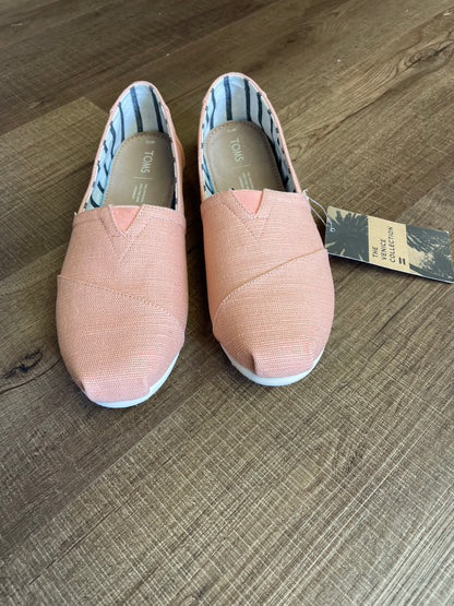 Tom's Women's Classic Coral Pink Loafer (10)