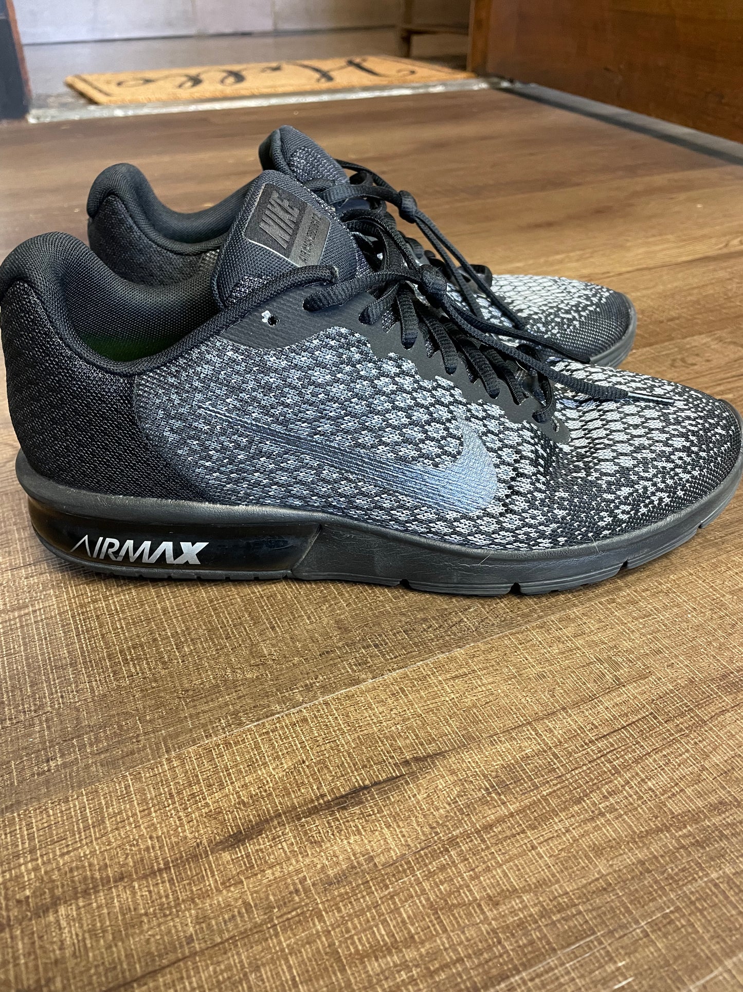 Nike Air Max Sequent 2 Men's Sneaker (11.5)