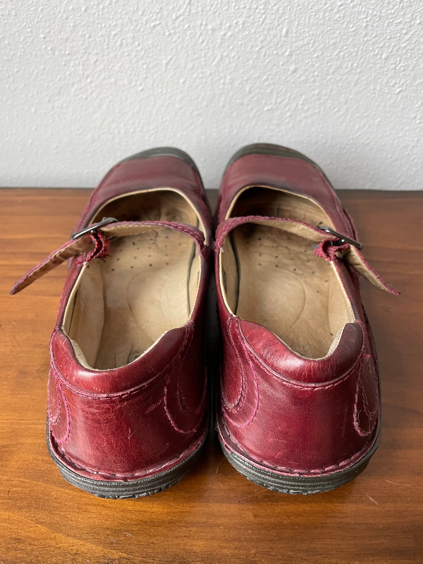 Keen Red Mary Jane Slip-on Loafers (9)