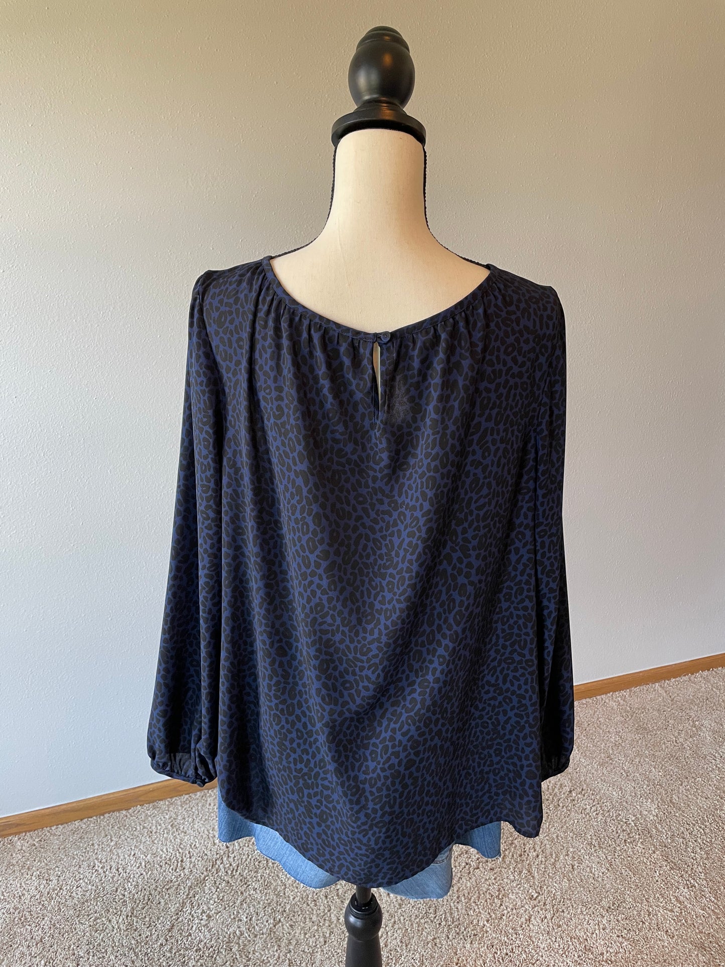 Ann Taylor Loft Blue Camo Blouse (XL)