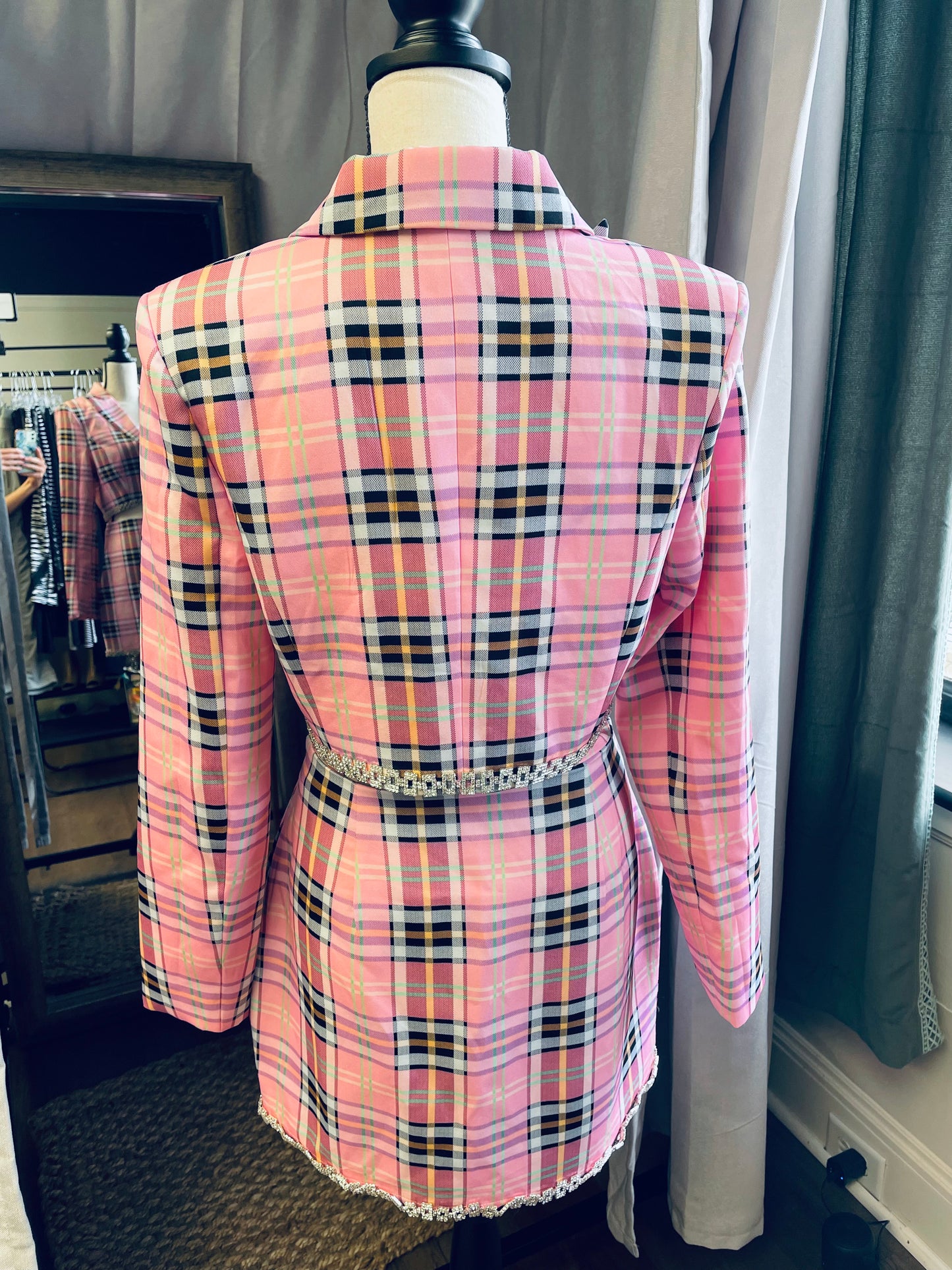 Main Strip Pink Plaid Skirt & Blazer (M)