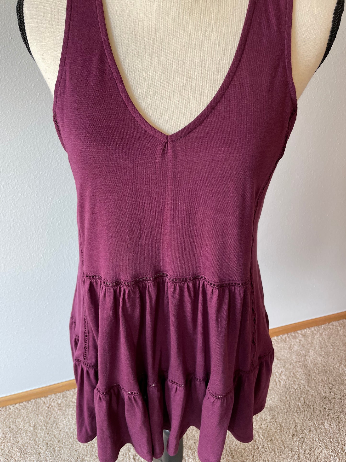 Time & True Plum Hobo Tank (M)