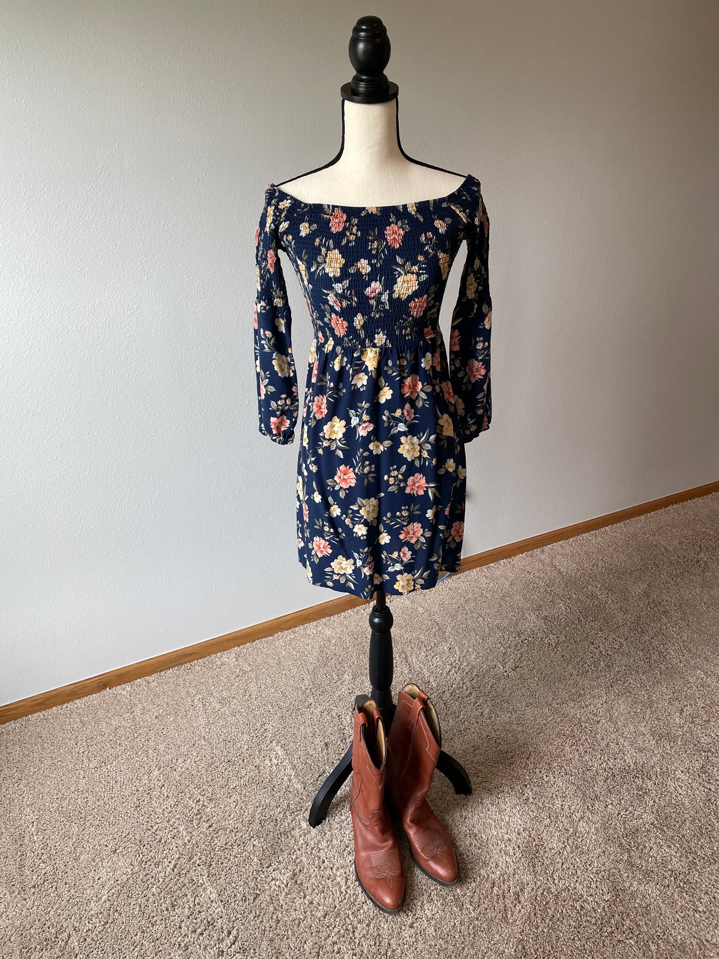 Riley & James Off Shoulder Dress (M)